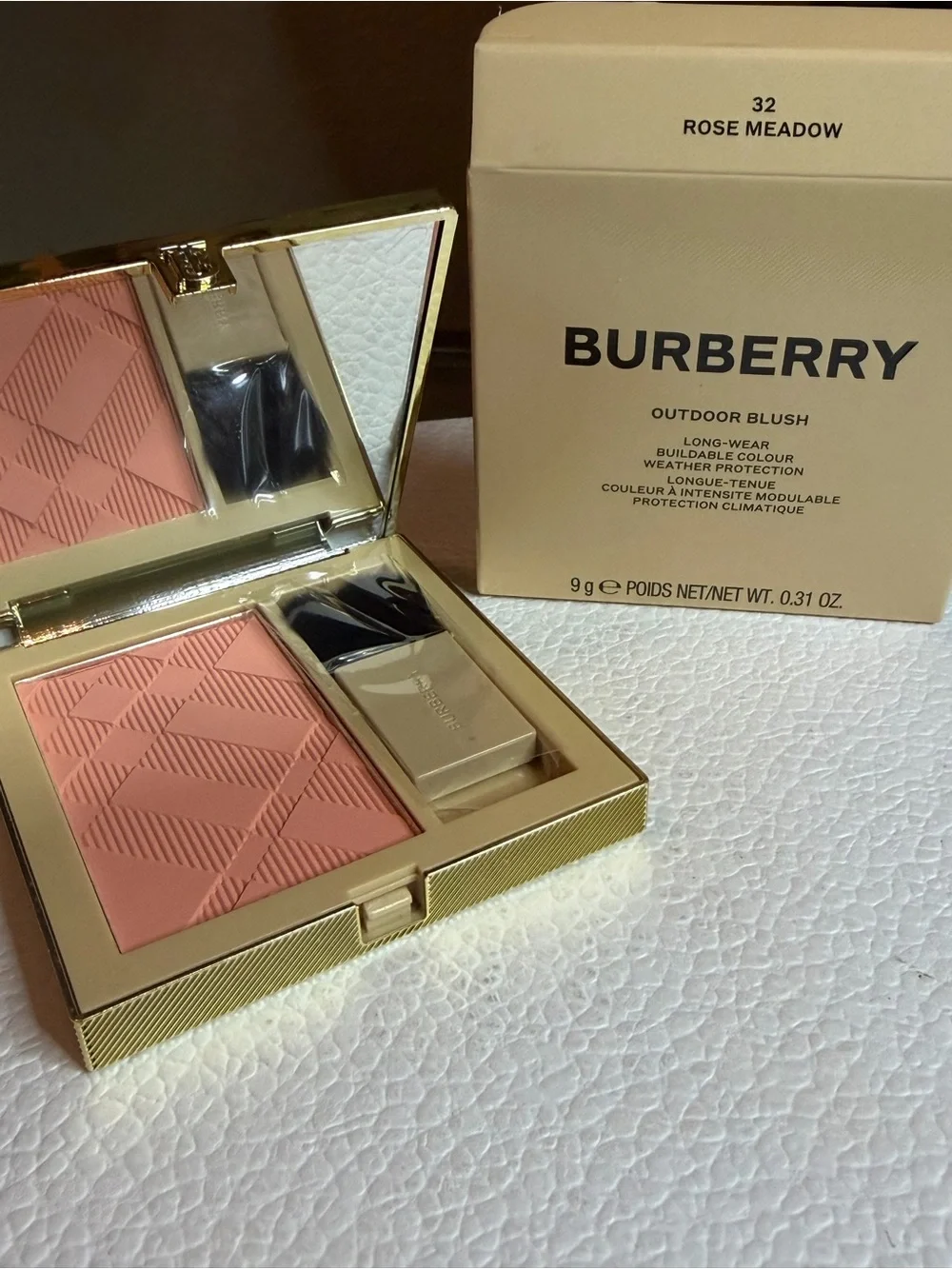 Burberry Outdoor Blush Compact in Rose Meadow - Long-wear, buildable